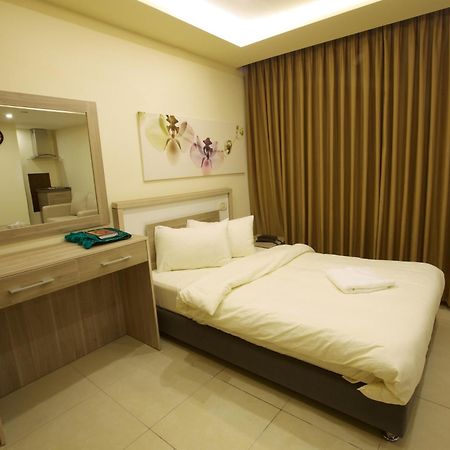 Lujain Hotel فندق النور واللجين Amman Camera foto