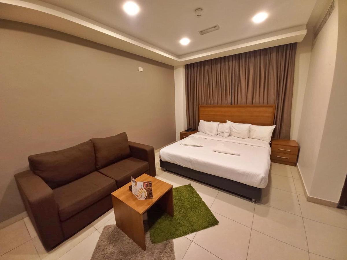 Lujain Hotel فندق النور واللجين Amman Esterno foto