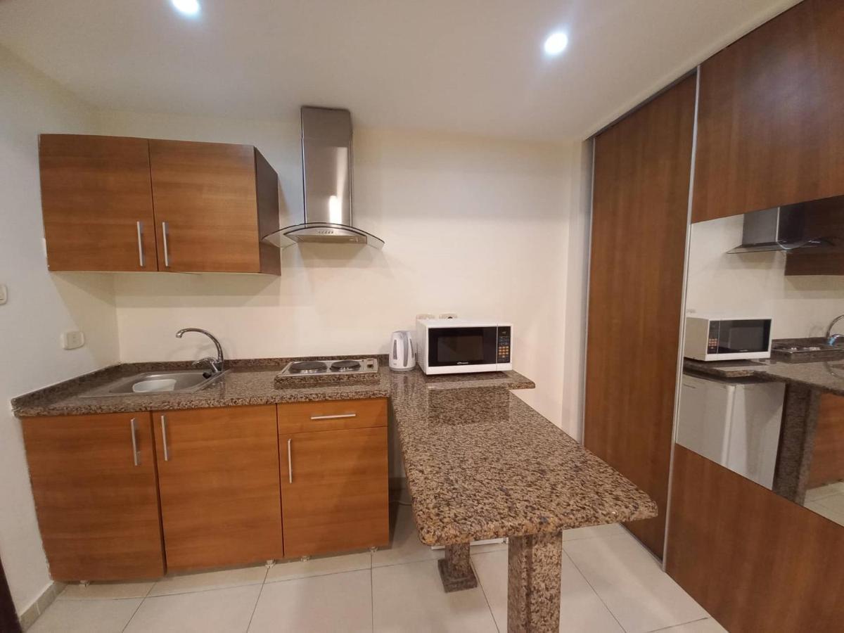 Lujain Hotel فندق النور واللجين Amman Esterno foto