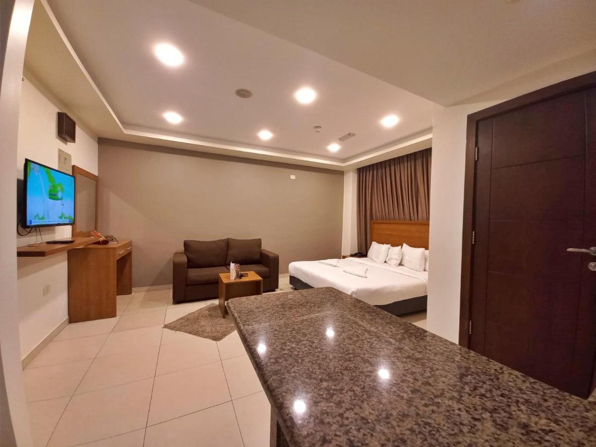 Lujain Hotel فندق النور واللجين Amman Esterno foto