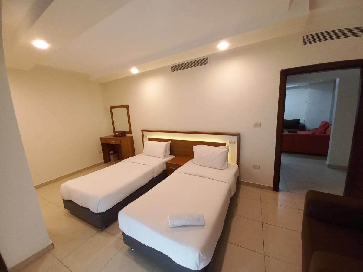 Lujain Hotel فندق النور واللجين Amman Esterno foto