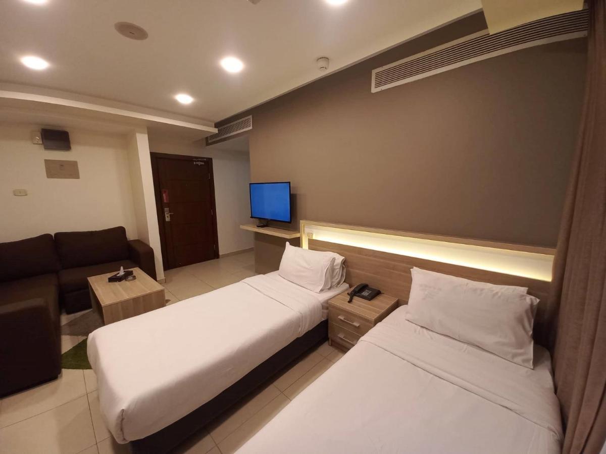 Lujain Hotel فندق النور واللجين Amman Esterno foto