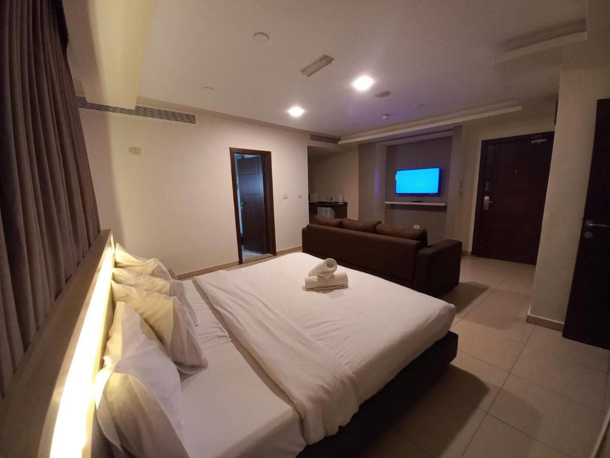 Lujain Hotel فندق النور واللجين Amman Esterno foto