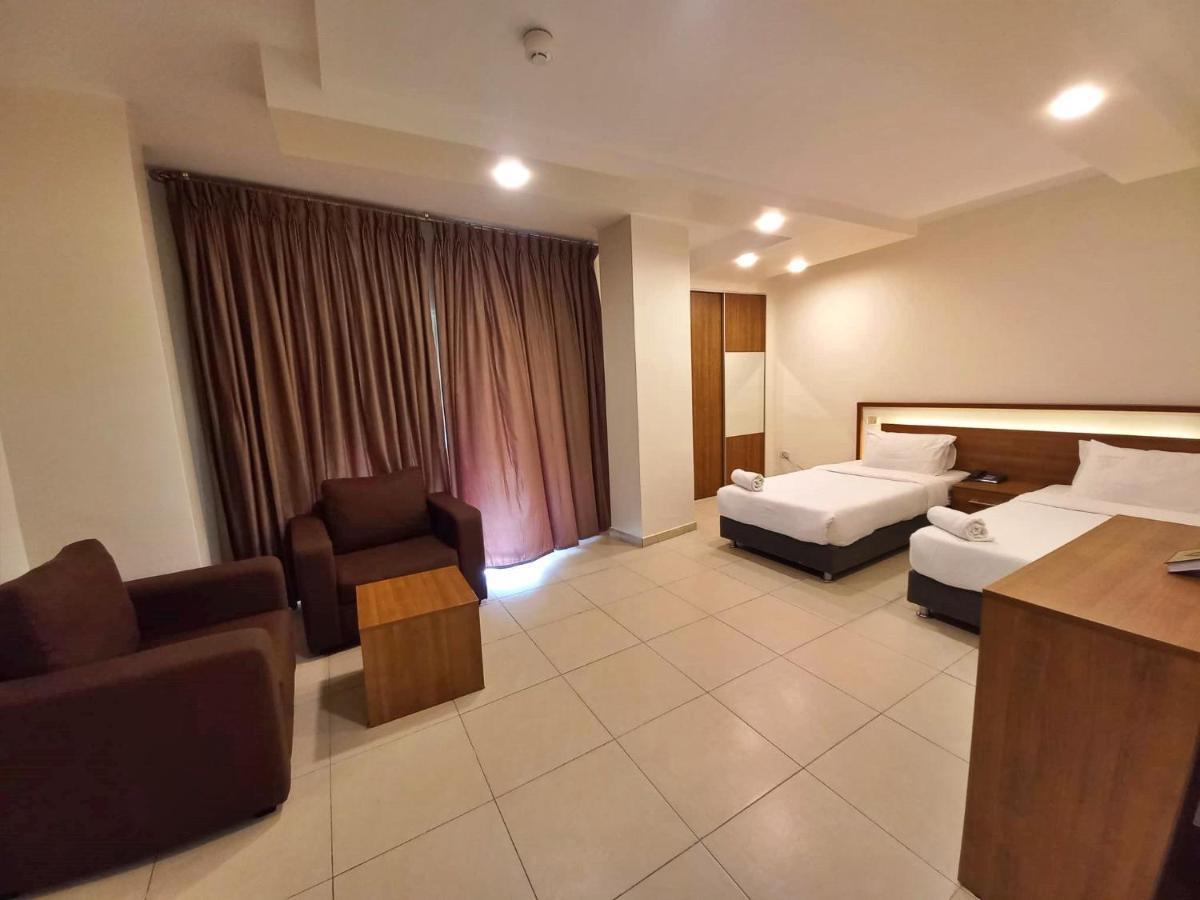 Lujain Hotel فندق النور واللجين Amman Esterno foto