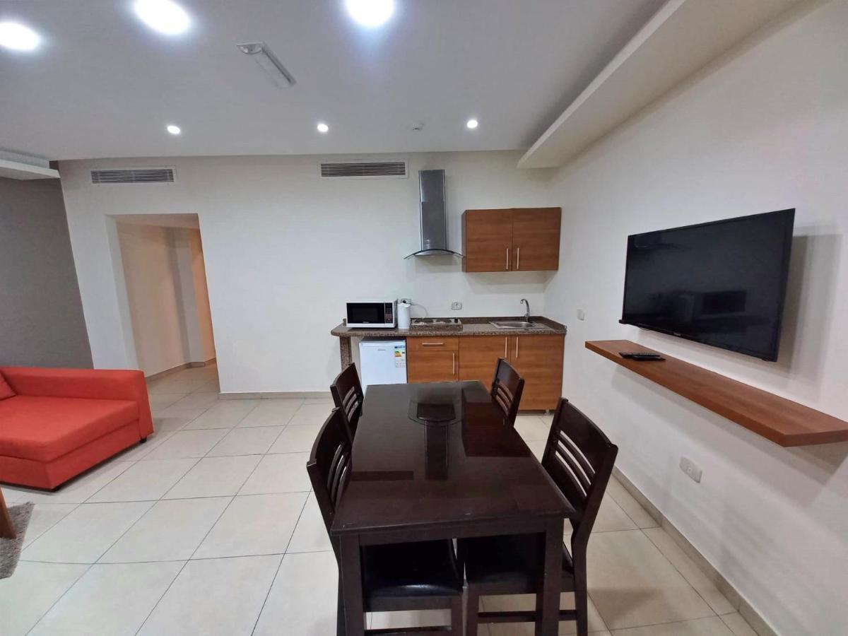Lujain Hotel فندق النور واللجين Amman Esterno foto