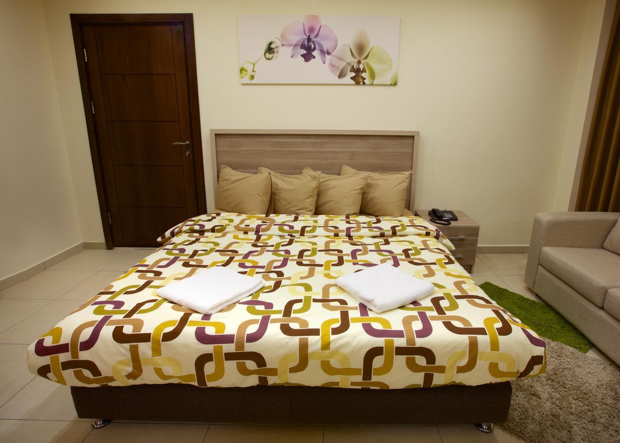 Lujain Hotel فندق النور واللجين Amman Camera foto