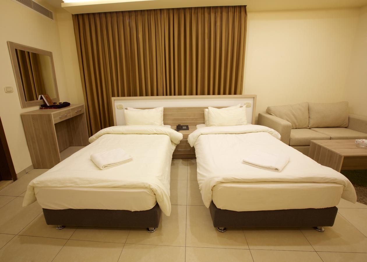 Lujain Hotel فندق النور واللجين Amman Camera foto