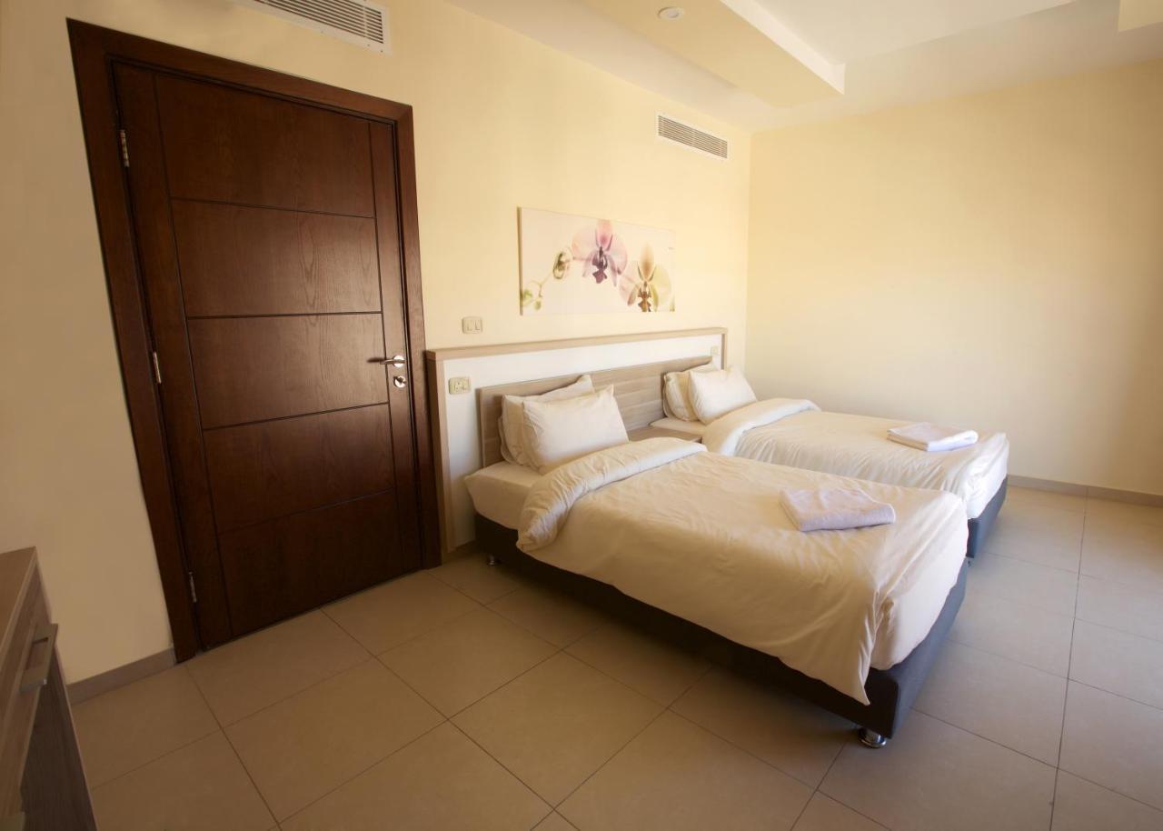 Lujain Hotel فندق النور واللجين Amman Camera foto