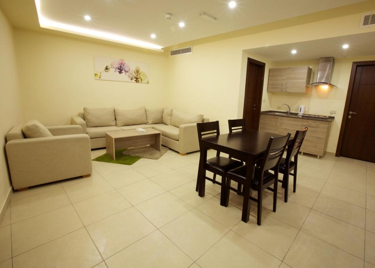Lujain Hotel فندق النور واللجين Amman Camera foto
