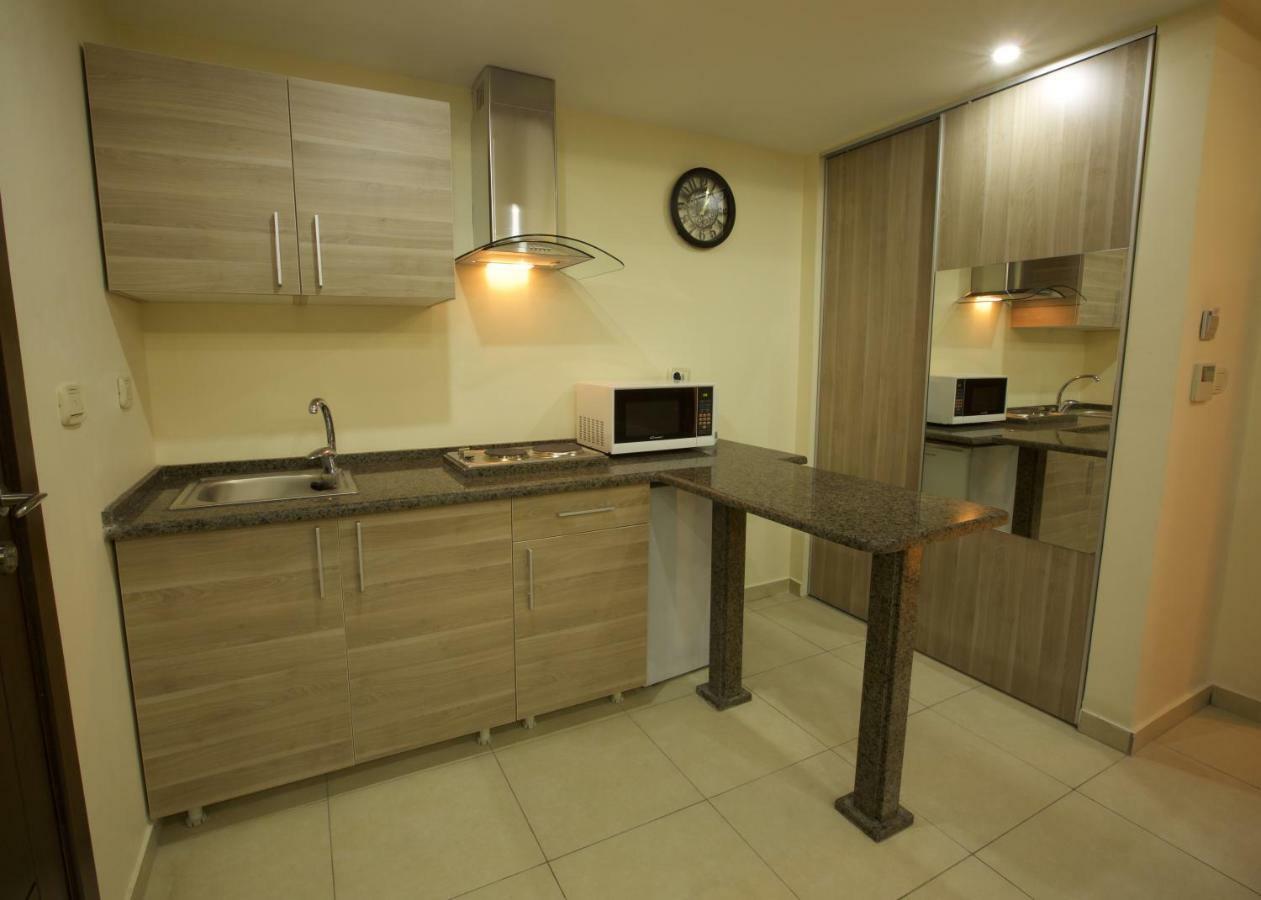 Lujain Hotel فندق النور واللجين Amman Esterno foto