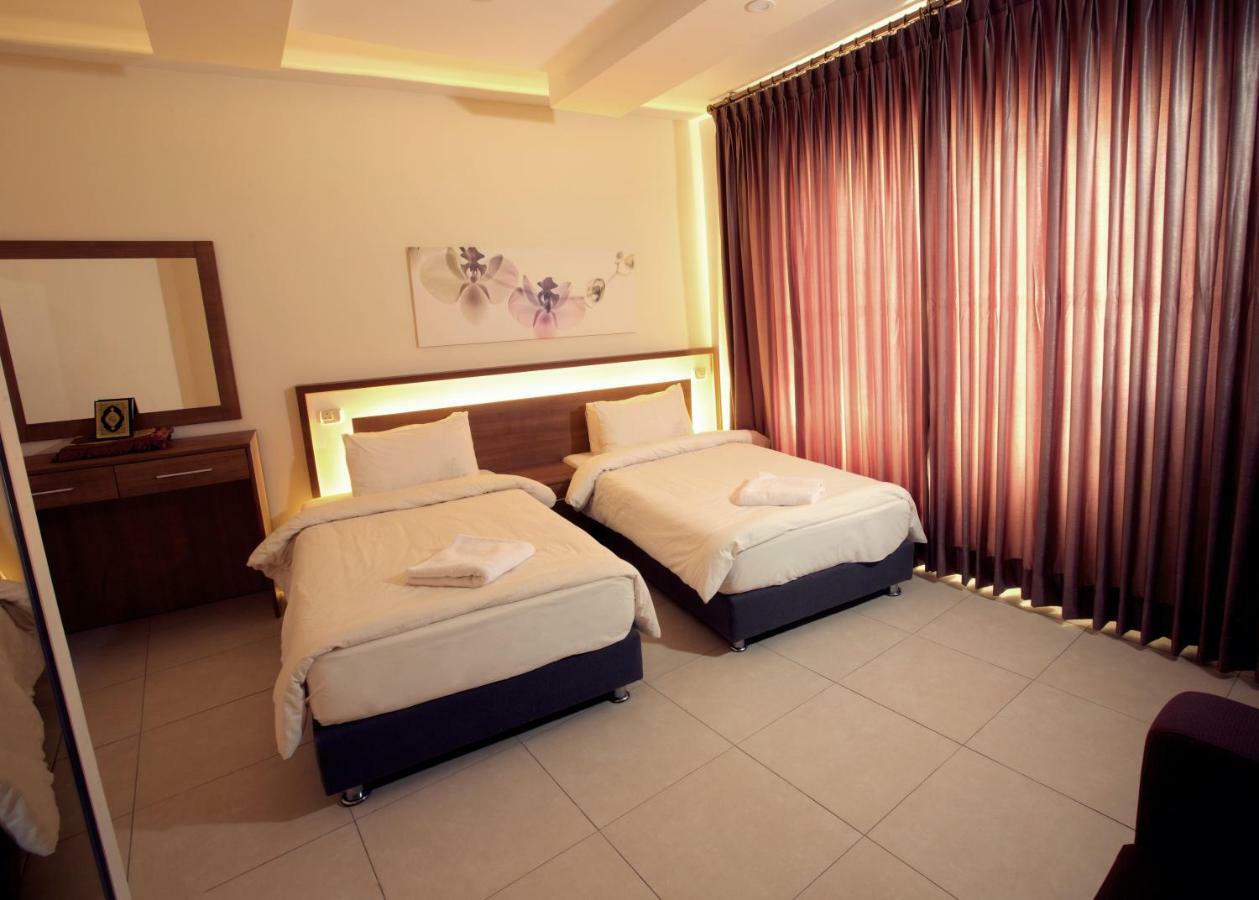 Lujain Hotel فندق النور واللجين Amman Esterno foto
